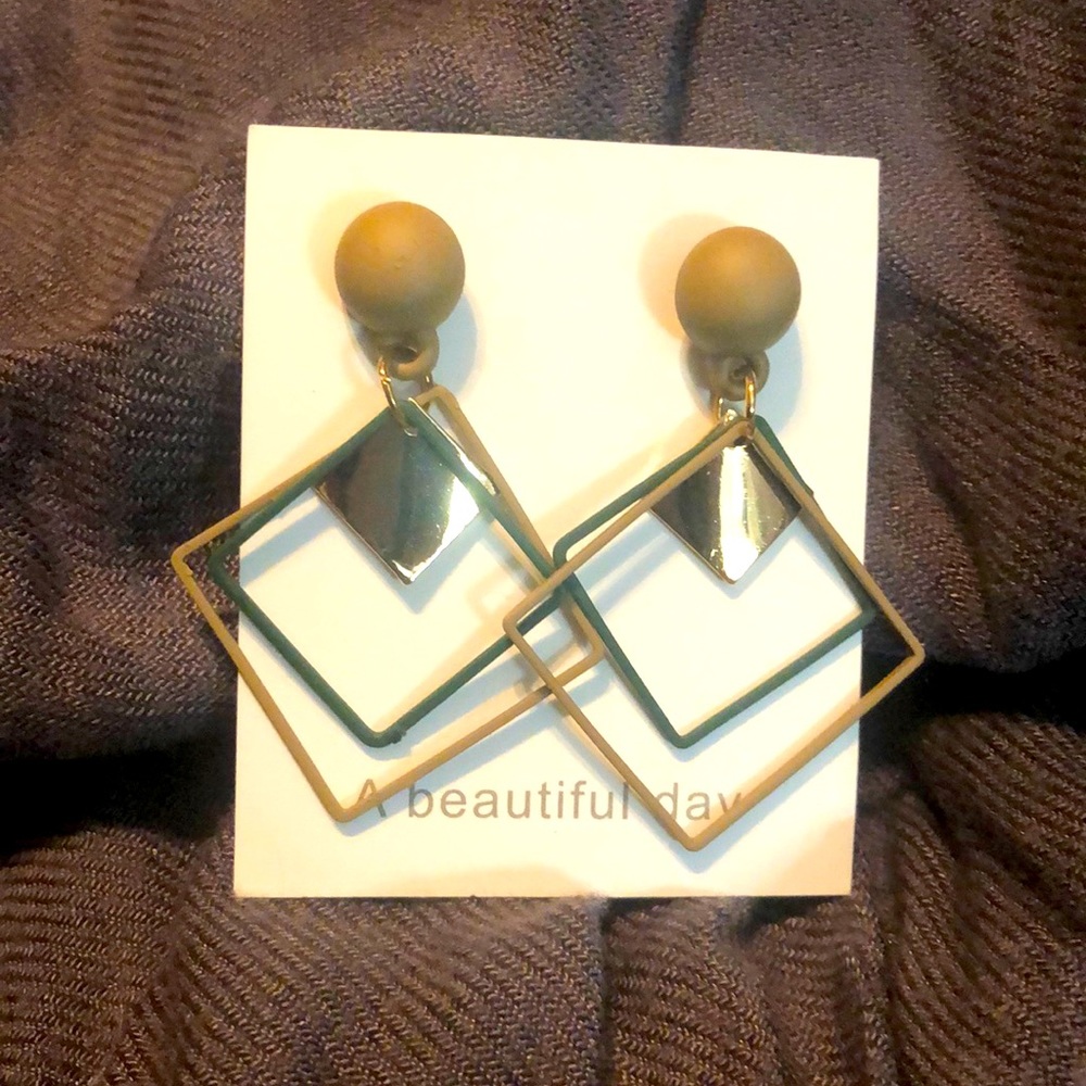 NWT Brown, green and gold square dangle earrings with post back